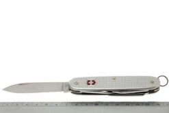 Victorinox Pioneer Alox Silver 0.8201.26 Couteau Suisse -Couteaux Soldes 5V0 8201 26 07 victorinox pioneer alox silver 5v0 8201 26 d7