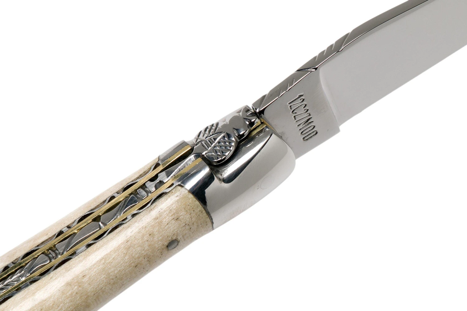 Laguiole En Aubrac 12cm Doubles Platines, érable Ondé Guilloché à La Main L0712EEN1/FSJ1 8 Laguiole En Aubrac 12cm Doubles Platines, érable Ondé Guilloché à La Main L0712EEN1/FSJ1 - Image 6