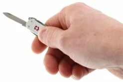 Victorinox Classic Alox Argent 0.6221.26 Couteau Suisse -Couteaux Soldes VT0 6221 26 05 victorinox classic alox zilver vt0 6221 26 d5
