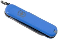 Victorinox Classic SD Colours, Summer Rain 0.6223.28G Couteau Suisse -Couteaux Soldes VT0 6223 28G 04 victorinox