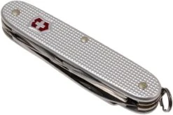 Victorinox Pioneer X Argent 0.8231.26 Couteau Suisse 15 Victorinox Pioneer X Argent 0.8231.26 Couteau Suisse -Couteaux Soldes VT0 8231 26 07 victorinox pioneer x vt0 8231 26 07