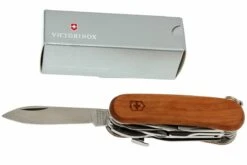 Victorinox EvoWood S557 2.5221.S63 Couteau Suisse -Couteaux Soldes VT2 5221 S63 08 victorinox evowood s557 vt2 5221 s63 d8