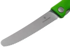Victorinox SwissClassic 6.7836.F4B Couteau à Légumes Pliant Dentelé, Vert 11 Victorinox SwissClassic 6.7836.F4B Couteau à Légumes Pliant Dentelé, Vert -Couteaux Soldes VT6 7836 F4B 03 victorinox